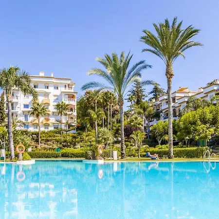 With 2 Bedrooms In With Shared Pool Furnished Terrace And Wifi 300 M From The Beach * Marbella