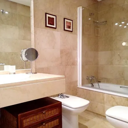 With 2 Bedrooms In With Shared Pool Furnished Terrace And Wifi 300 M From The Beach Apartment Marbella