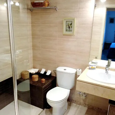 With 2 Bedrooms In With Shared Pool Furnished Terrace And Wifi 300 M From The Beach Marbella