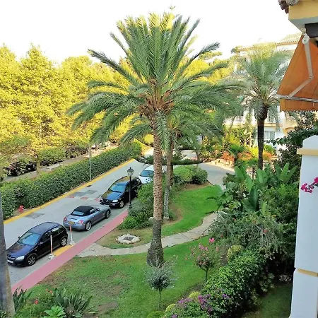 With 2 Bedrooms In With Shared Pool Furnished Terrace And Wifi 300 M From The Beach Apartment Marbella